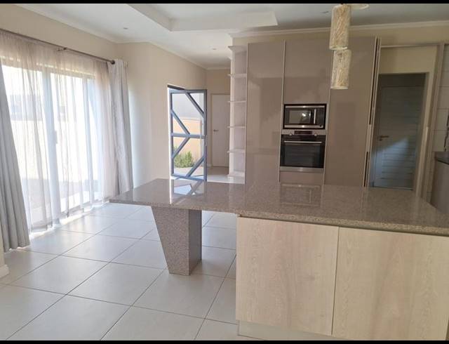 3 BEDROOM HOUSE FOR SALE IN BROOKLYN